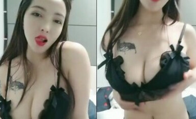 Yu Jie - Big Breasts - Naihe หมกมุ่นอยู่กับชุดนี้ ทุกคนรักเธอ เธอเต็มไปด้วยความอวดดี ล้วงหีของเธอ และการใช้มือราคาถูก ถูหน้าอกใหญ่ของเธอเพื่อทำให้เธอเงี่ยน