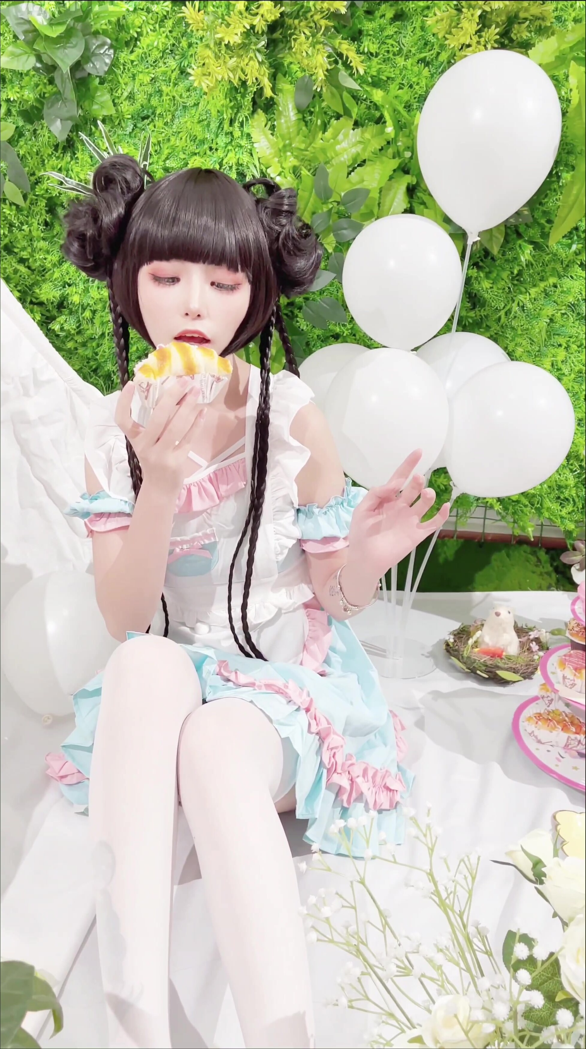 Ang nangungunang cosplay na batang babae na "Meow Xiaoji" ay nagbukas ng bagong obra ng bagong taon na "Xiaoji's Happy Picnic" na panlabas na indulgence masarap na butas ng pulot na napakalinaw na 4K na orihinal na bersyon