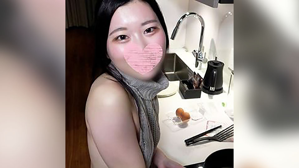 FC2-PPV-4414334 限时优惠价 [无] 与幼体 Minato 甜蜜做爱。她是一个纯洁的女孩，她会做饭、滋润阴部并等待着你，然后用 FCUK 狠狠地操她的脖子。提供特别视频。