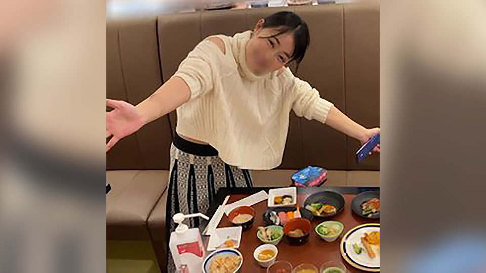 FC2-PPV-4353757 *Price will be increased per quantity* [Facial Exposure] [NTR, Nakadashi] When I took the invitation of a married woman who was probably receiving DV from her husband, the awesome part of a woman was exploded by a stranger's rod.