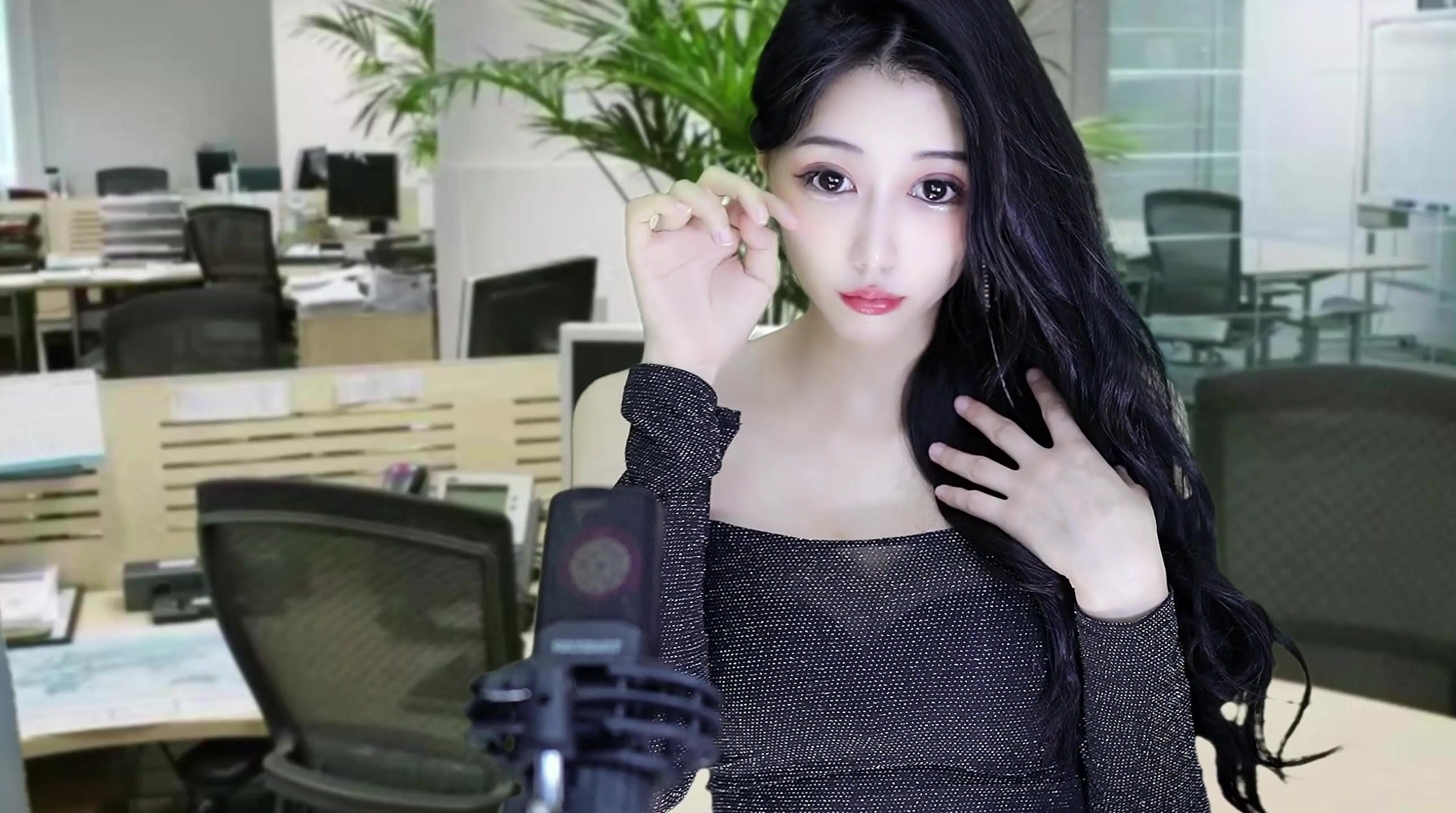 NetEase CC sexy anchor [Bai Yaoyao] stand-up comedy [Bai Secretary's Promotion] 2K original image quality, self-directed and self-acted, bold talk, seducing the boss, props masturbation (1)
