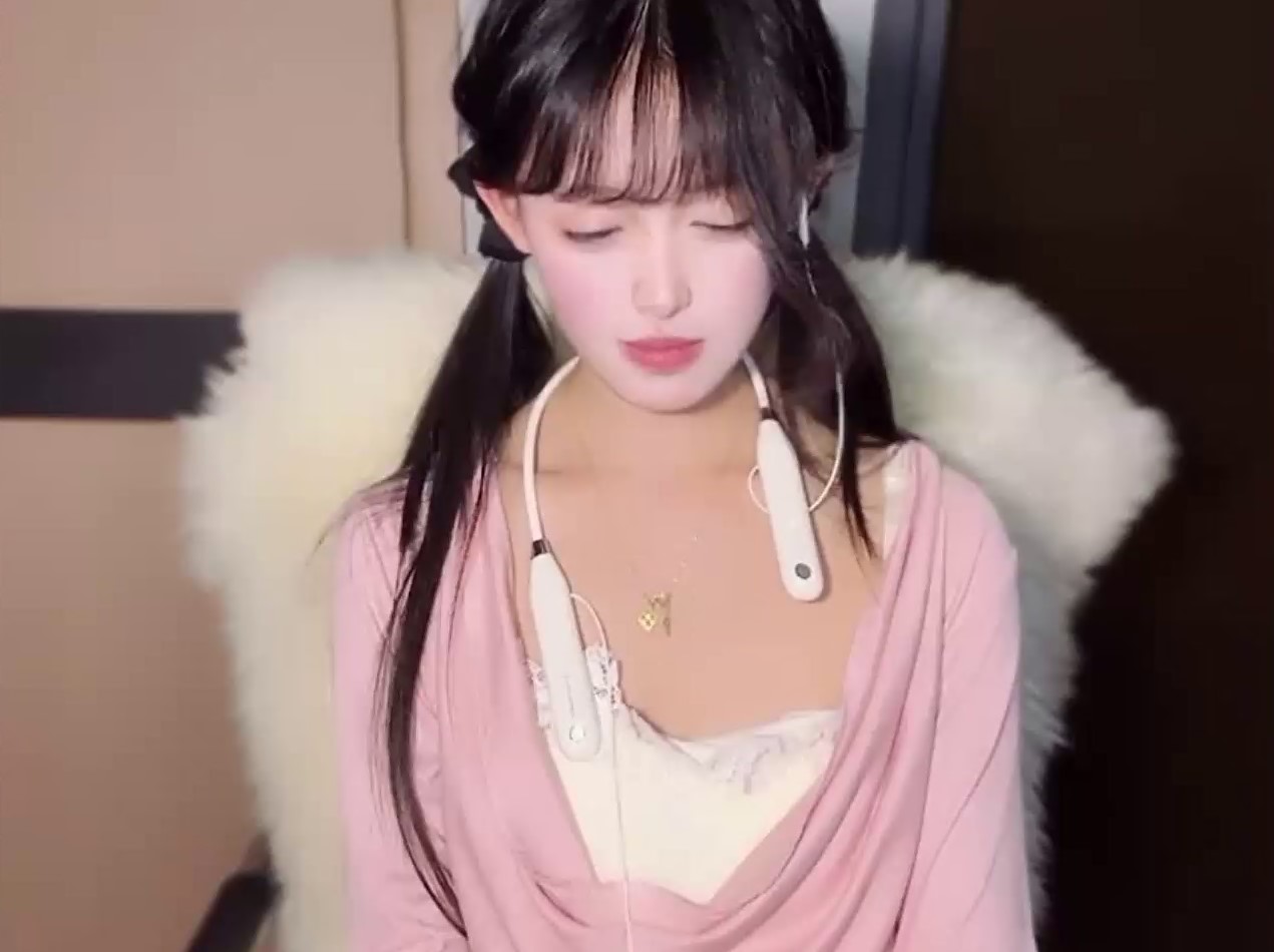 Stripchat-XiaoKui_Best beauty anchor