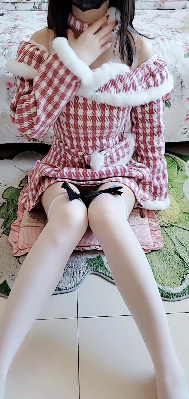 九头身完美身材『小迷妹』约炮金主被调教啪啪长得好看身材无敌，穷人女神富人精盆顶级反差婊！上(2)