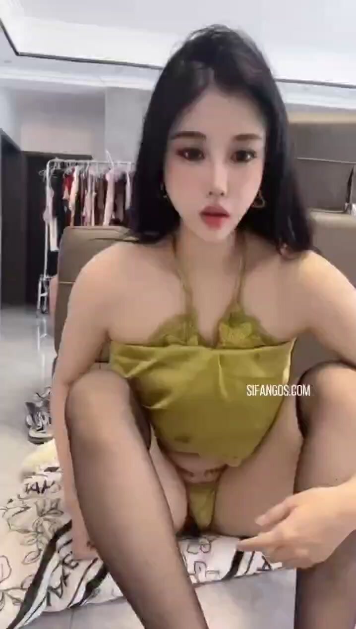 ความแตกต่างระหว่างสาวหน้าอกใหญ่กับสาวสวยหุ่นเซ็กซี่นี่มันช่างแซ่บจริงๆ เธอเต้นรำเปลือยอกในไลฟ์สดด้วยท่าที่งดงาม อุปกรณ์สอดใส่เข้าไปในช่องคลอดของเธออย่างรวดเร็ว และเธอก็พูดจาหยาบคายตลอดเวลา (8)