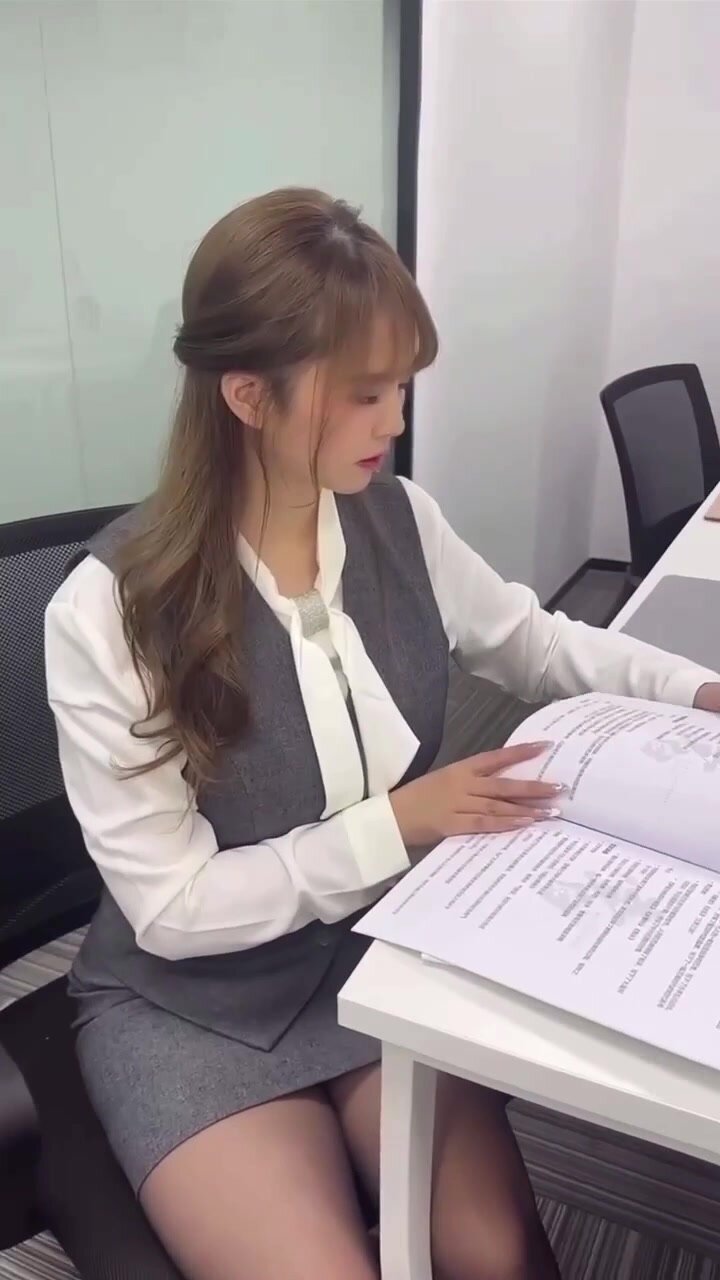 顶级身材诱惑，高颜值极品嫩母狗私拍，烈焰玫瑰，巨乳肥臀(3)