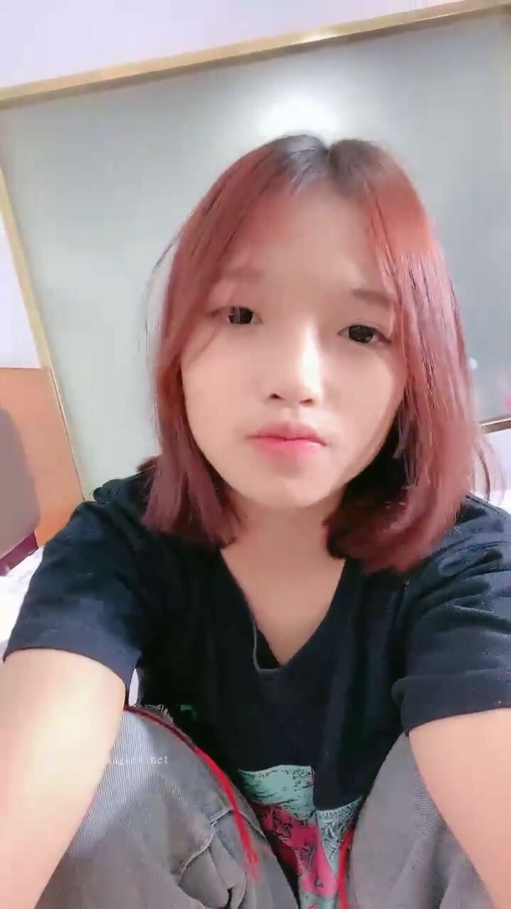 高顏值粉穴，陰毛稀疏年輕漂亮的反差女大，被無套爆操，叫聲淫盪 (4)