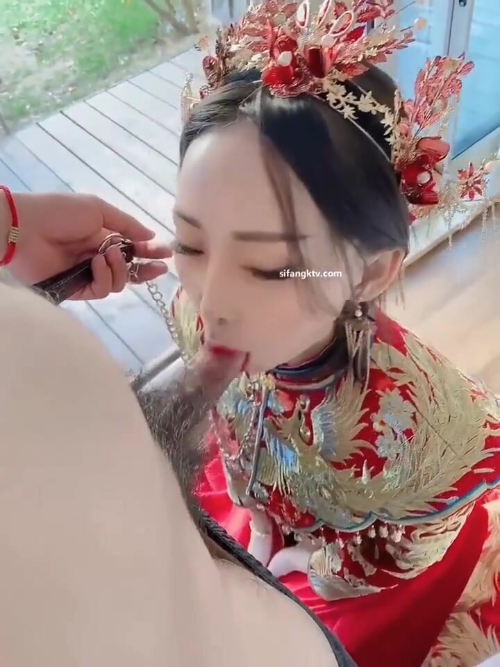 〖淫靡婚紗母狗新娘〗新婚當天前男友過來扒開婚紗進入 穿著白色婚紗裙淫盪的服侍他人，被他人侵犯，是否會讓你想起她穿聖潔婚紗時的樣子(2)